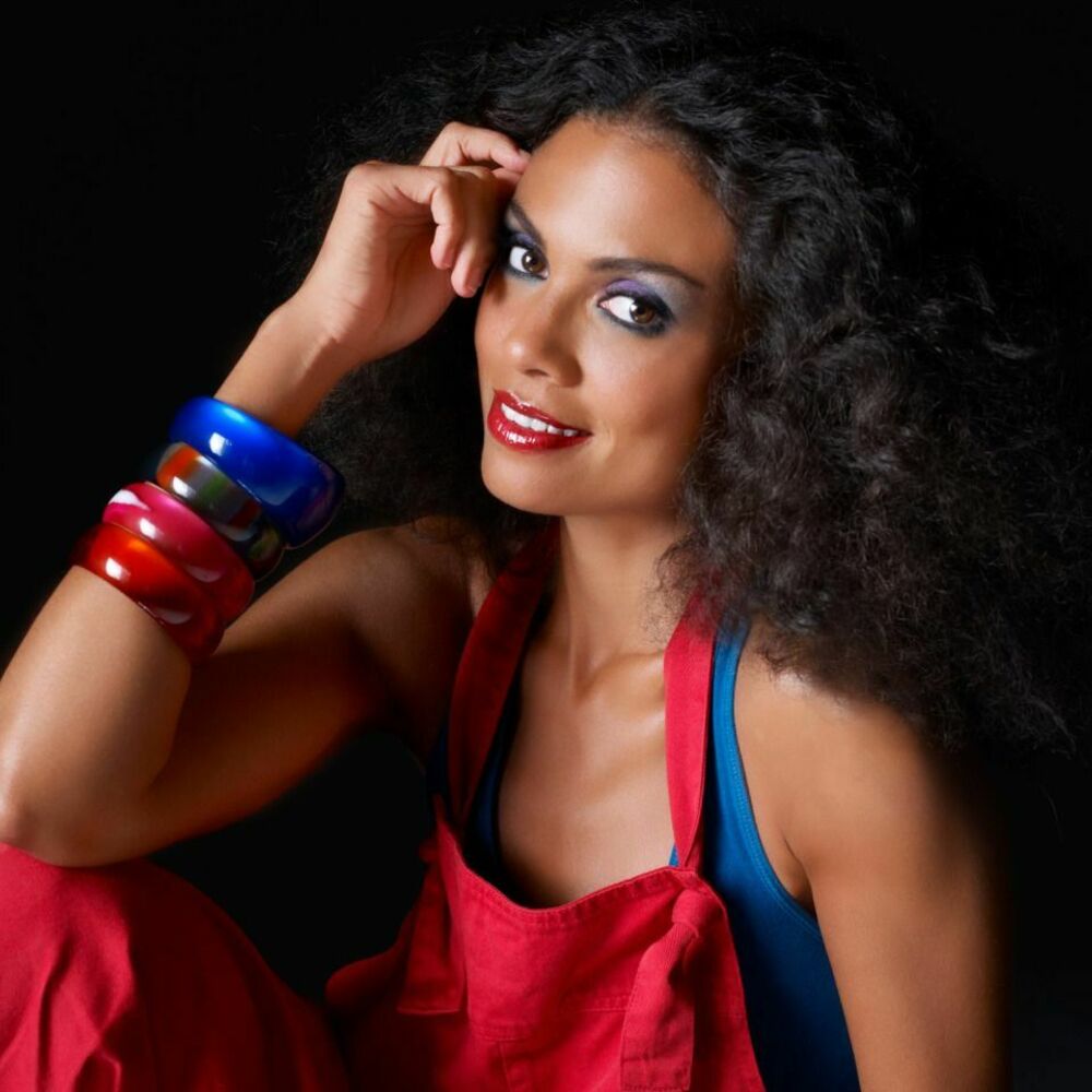Picture of Amel Larrieux