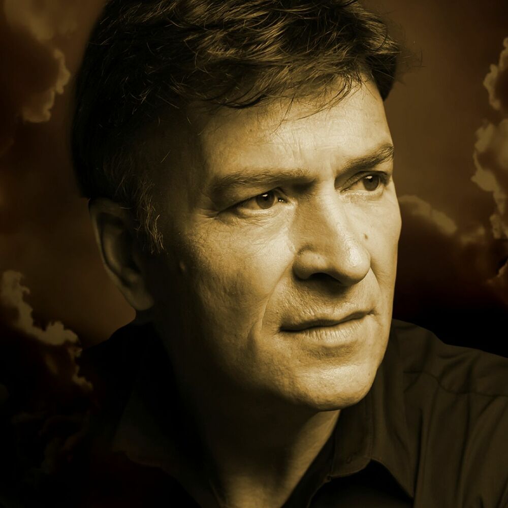 Picture of Tony Carreira