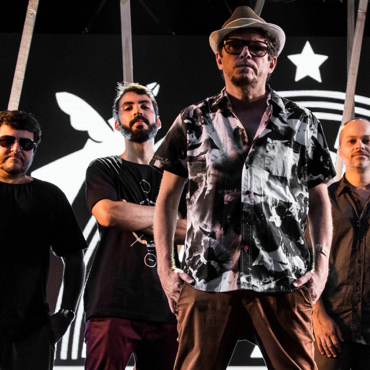 Mundo Livre S.A.: albums, songs, concerts | Deezer