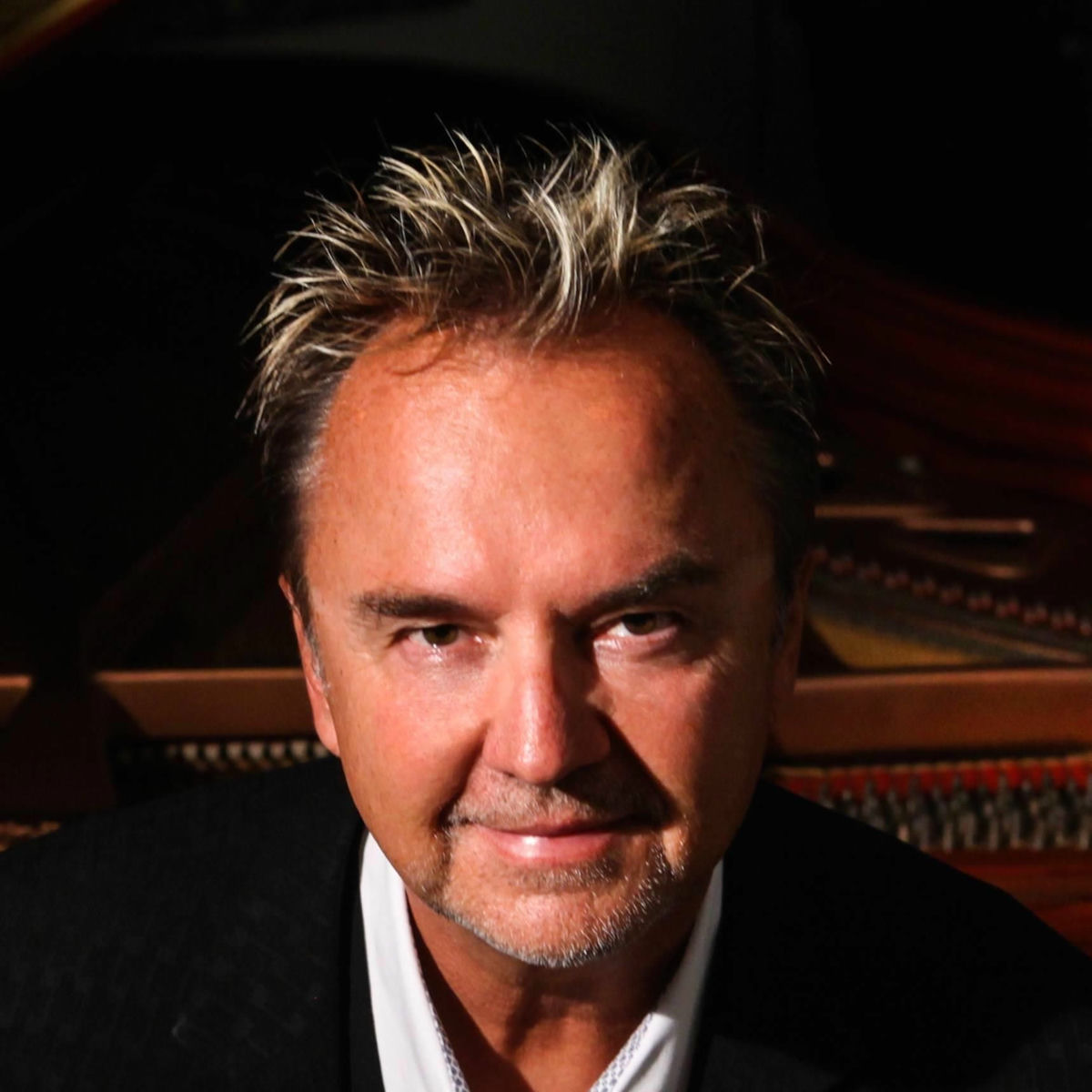 Artist picture of Peter Kater