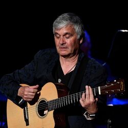 Picture of Laurence Juber