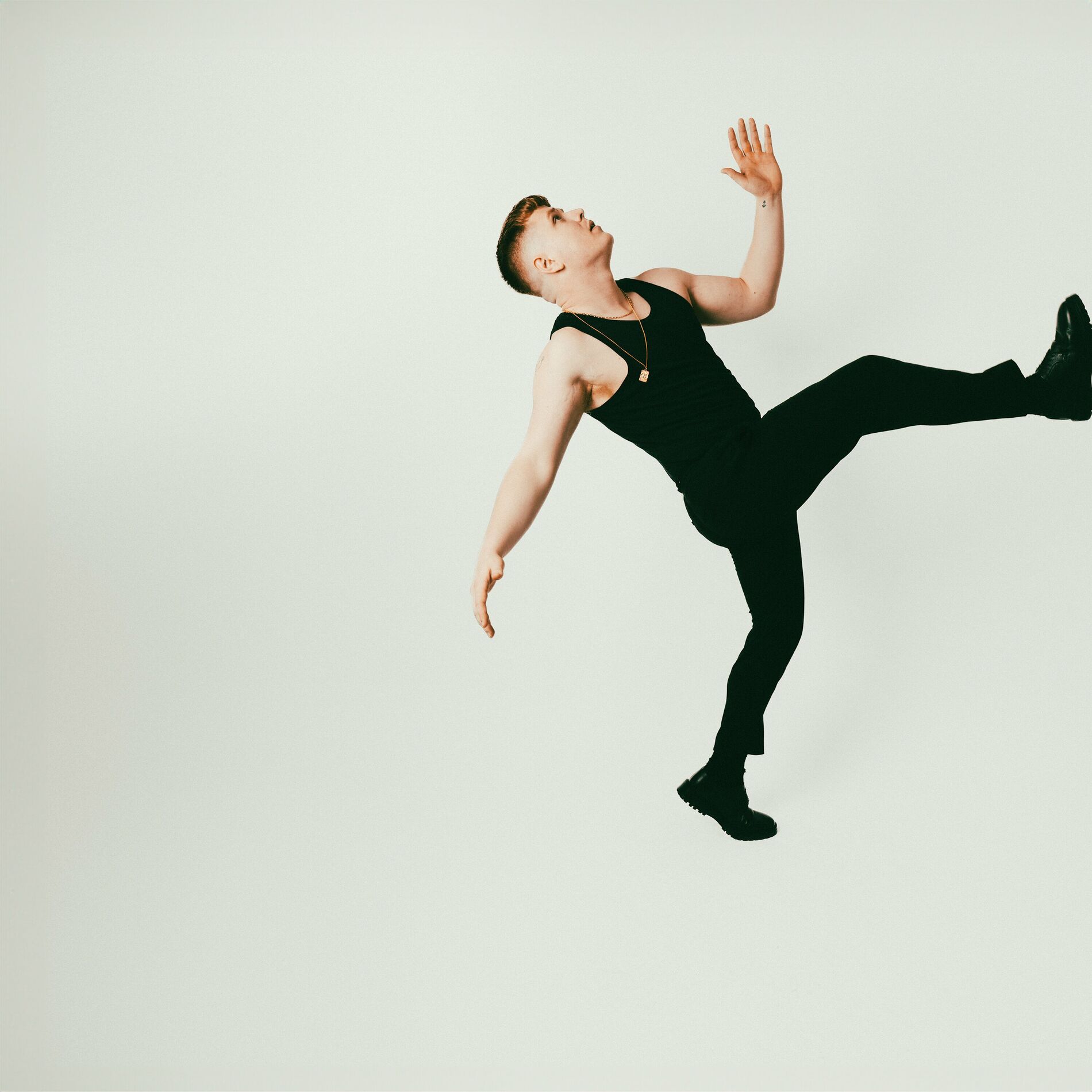 Artist picture of Sonny Tennet
