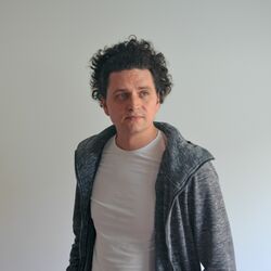 Picture of Vian Izak