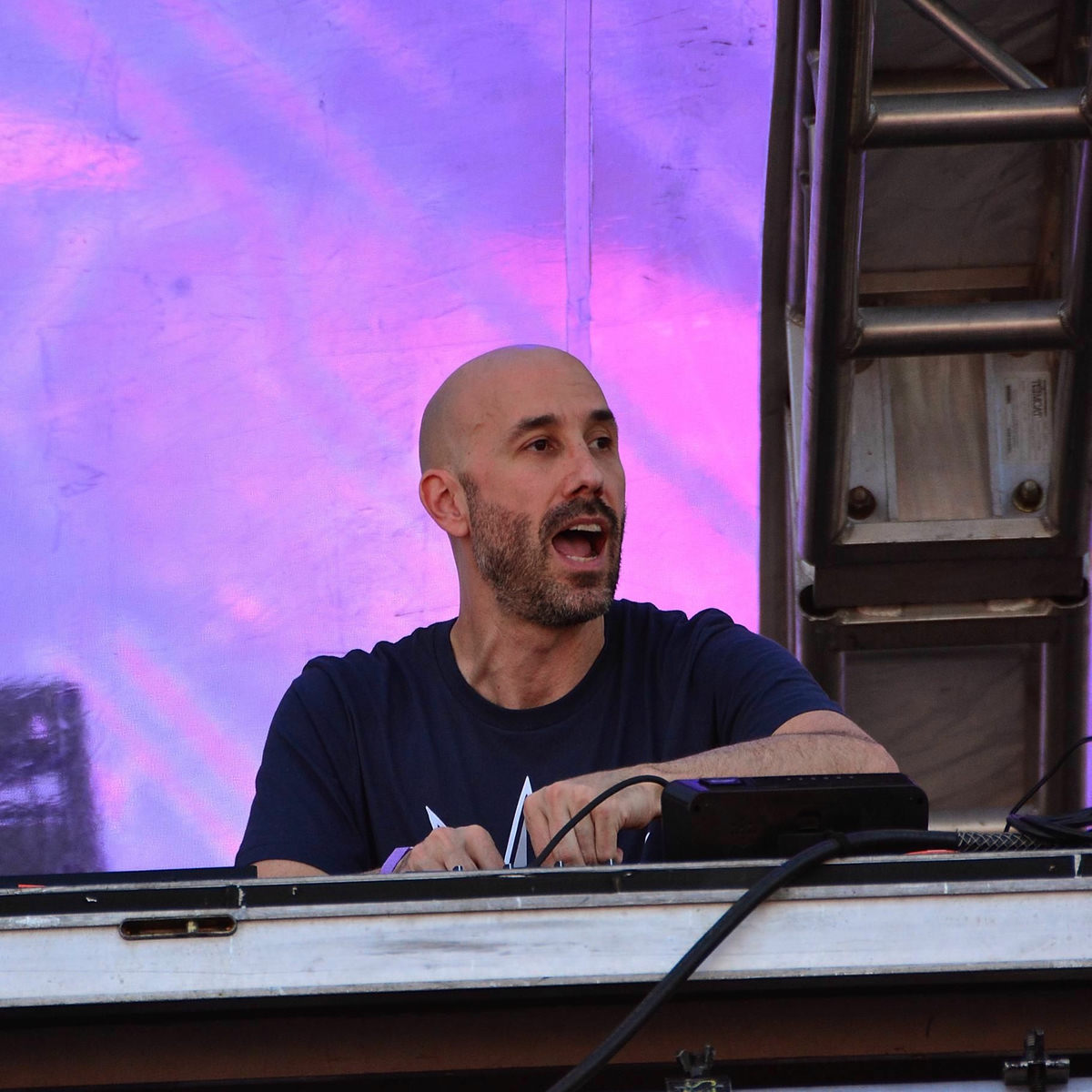 Artist picture of TJR