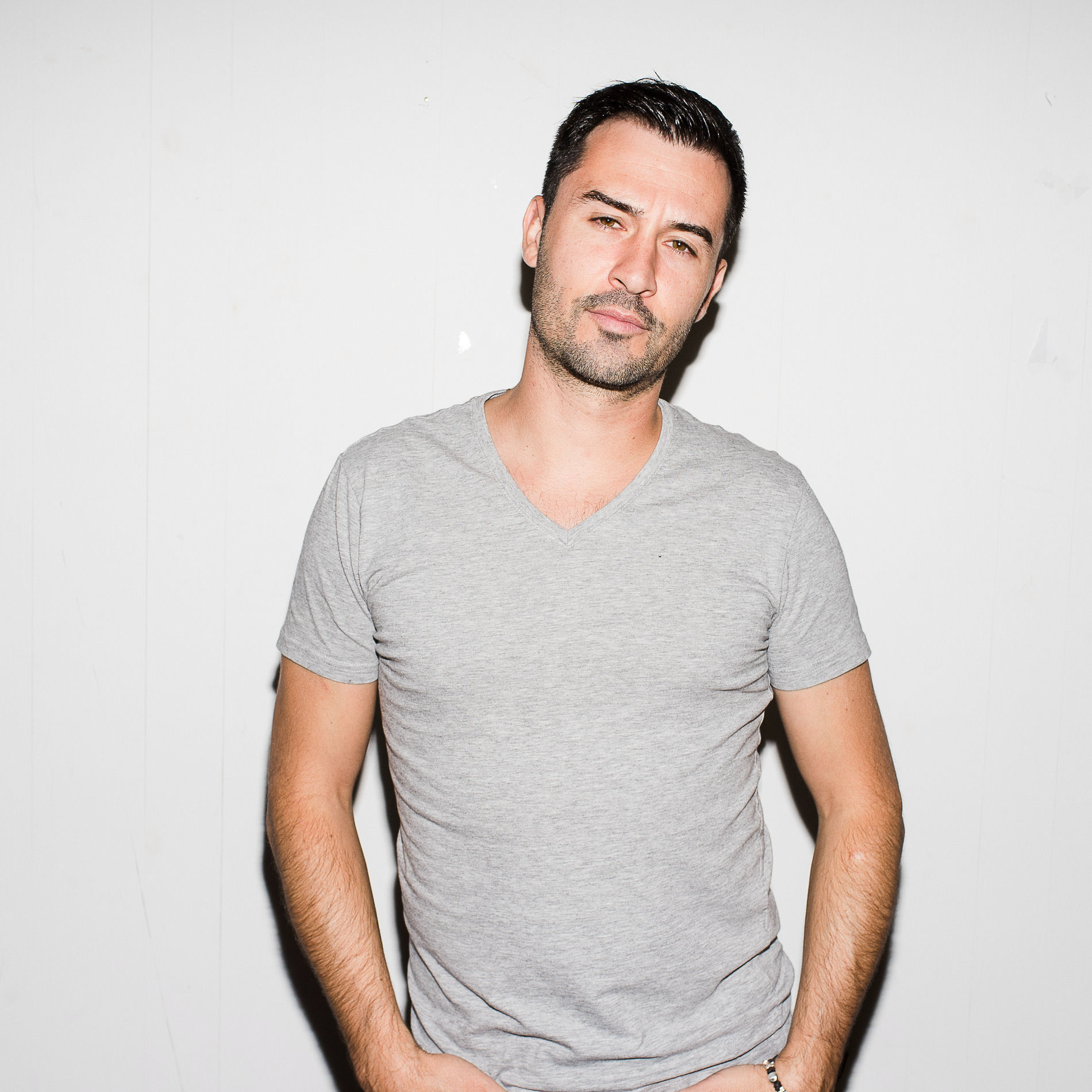 Artist picture of Yves Larock