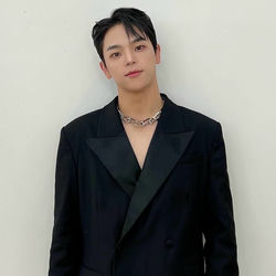 KIM WOOJIN