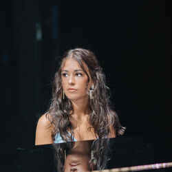 Picture of CAROLINA DE DEUS