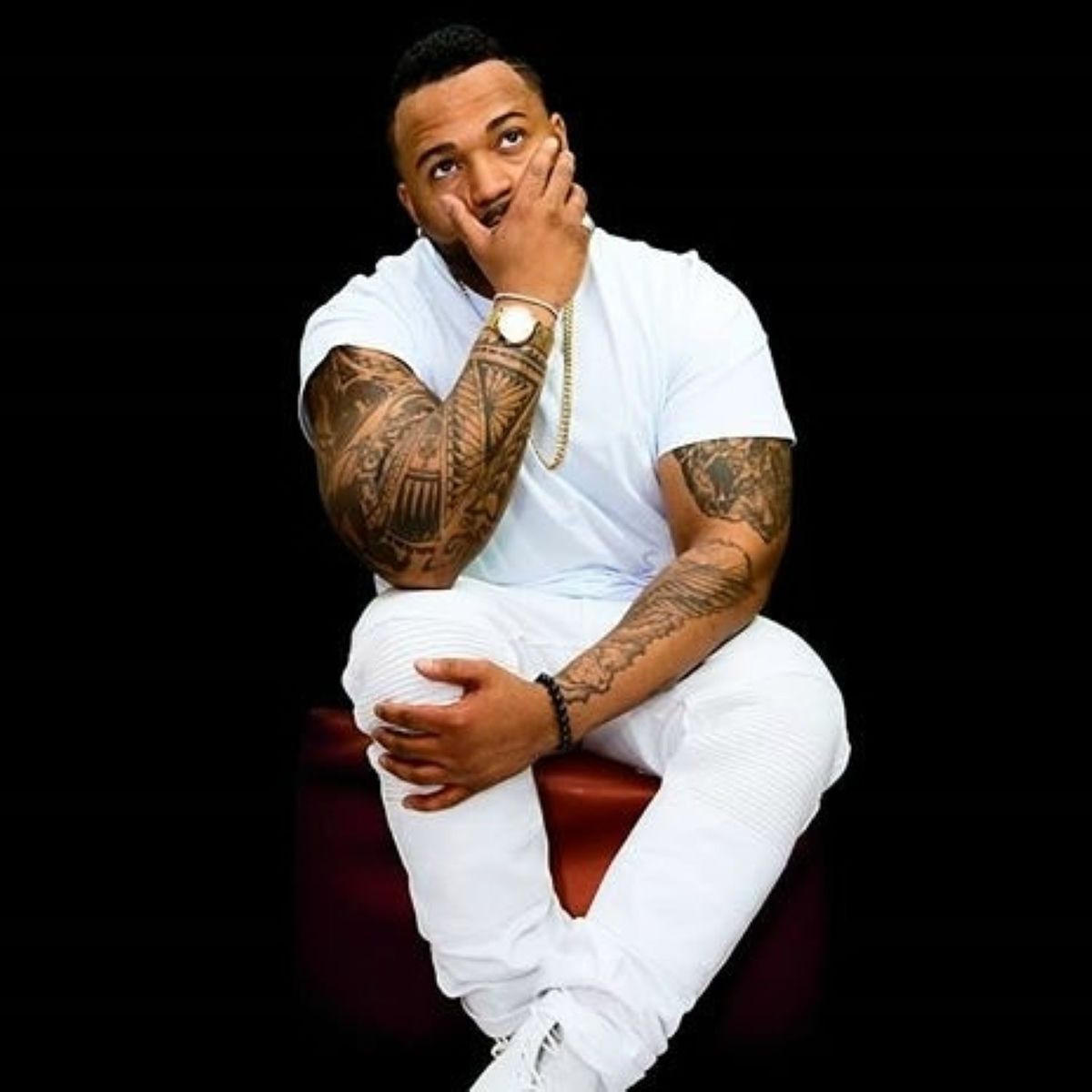 Artist picture of Low Enzo