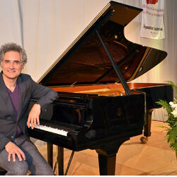 Picture of Matthias Kirschnereit