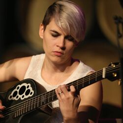 Picture of Kaki King