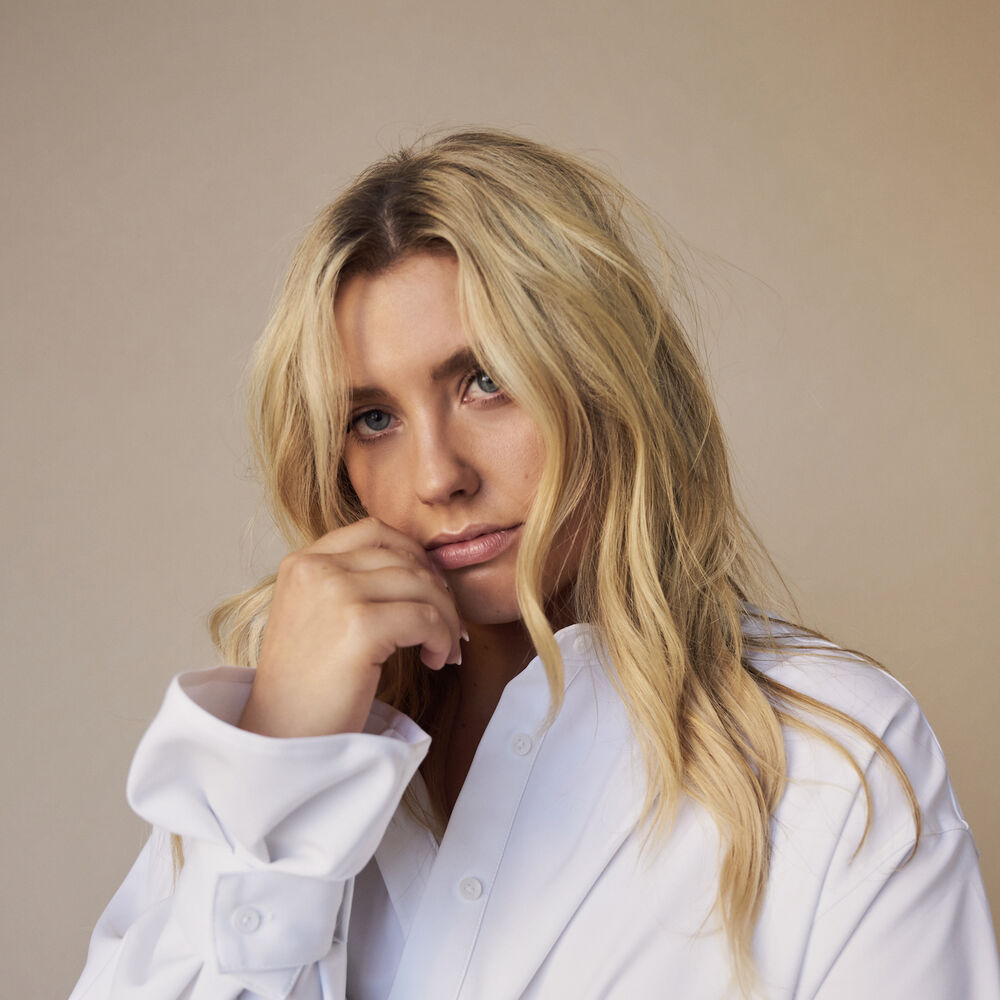 Picture of Ella Henderson