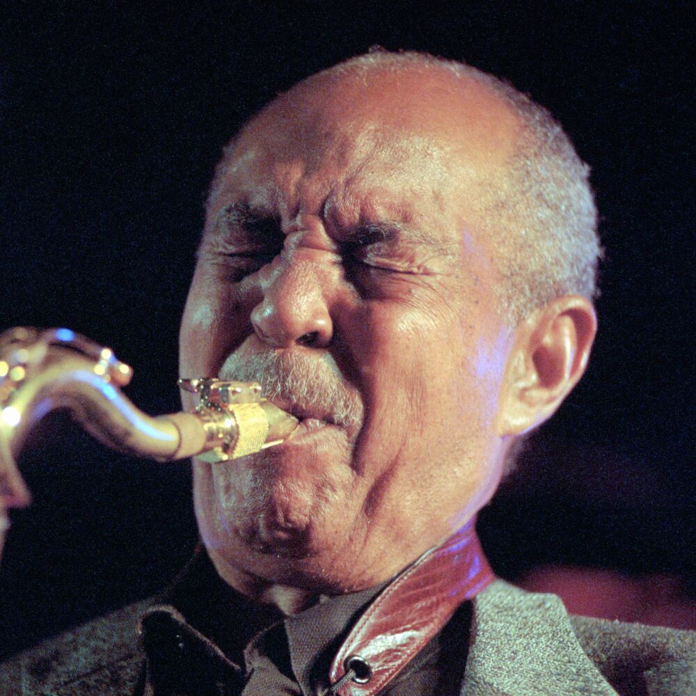 Picture of Harold Land