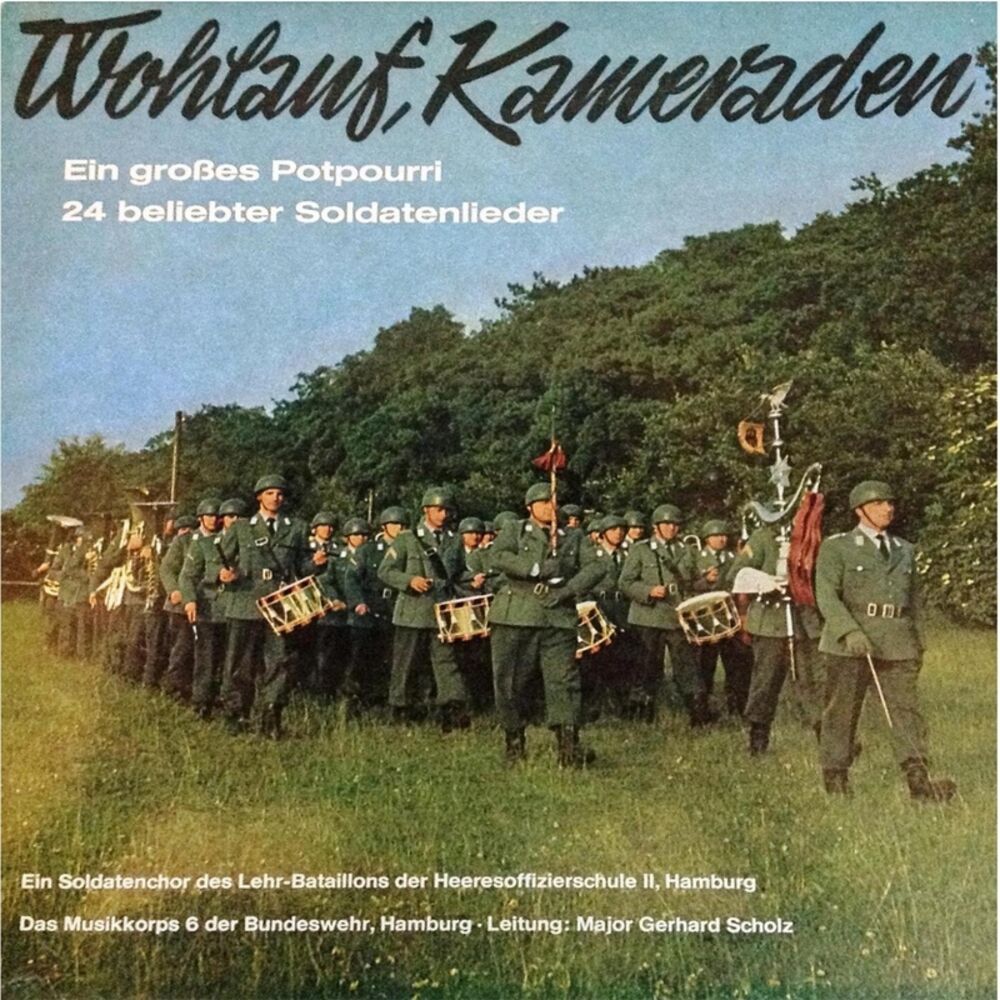 Picture of Ein Soldatenchor des Lehr-Bataillons der Heeresoffizierschule II: Das Musikkorps 6 der Bundeswehr Hamburg (Leitung: Major Gerhard Scholz)