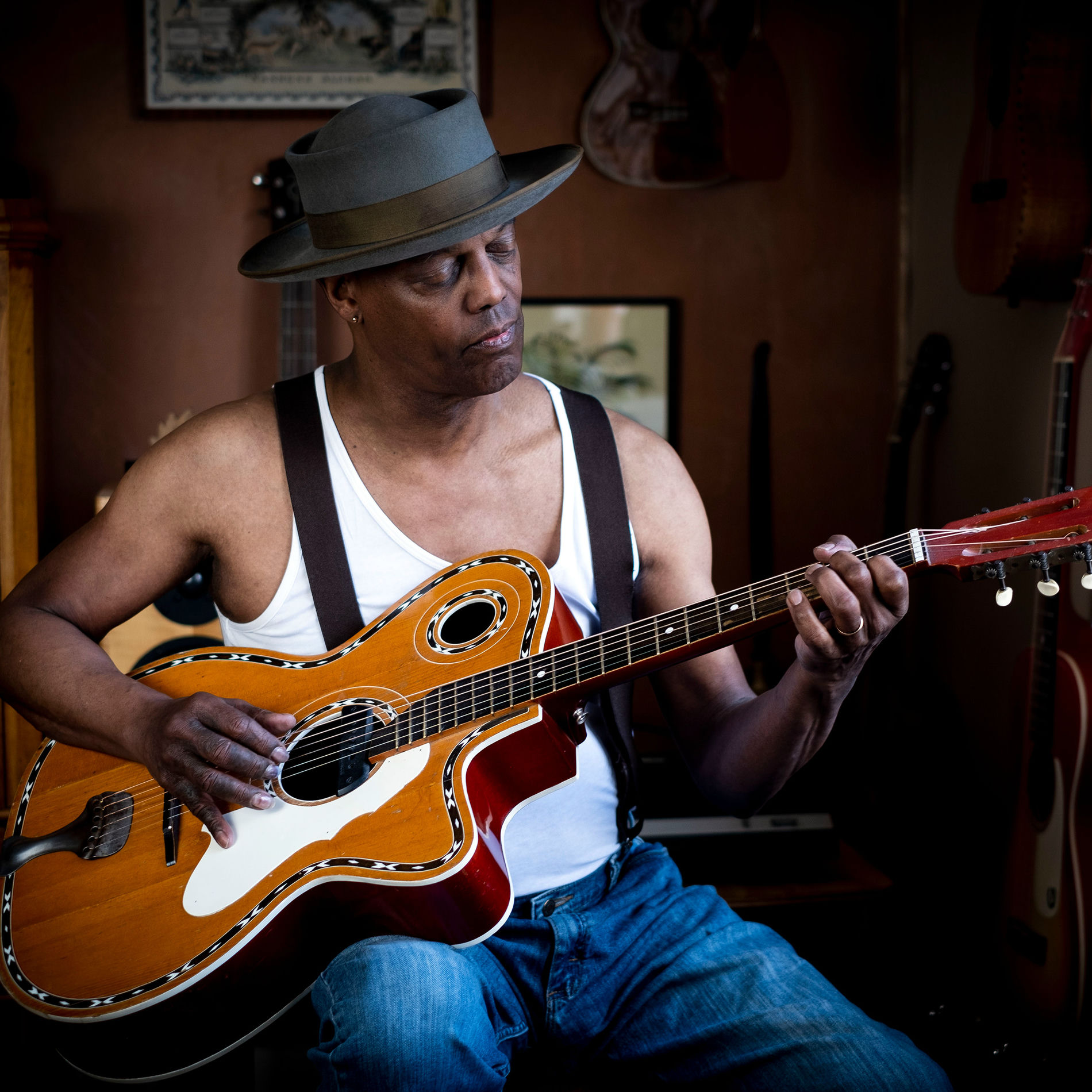 Artist picture of Eric Bibb