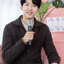 Picture of LEE JUNG SHIN