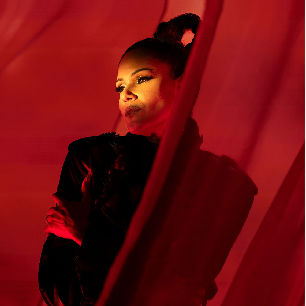 Picture of Adriana Lua