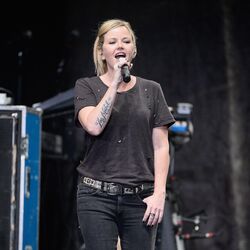 Picture of Kay Hanley
