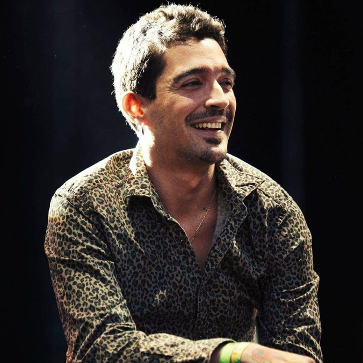 Artist picture of Muerdo