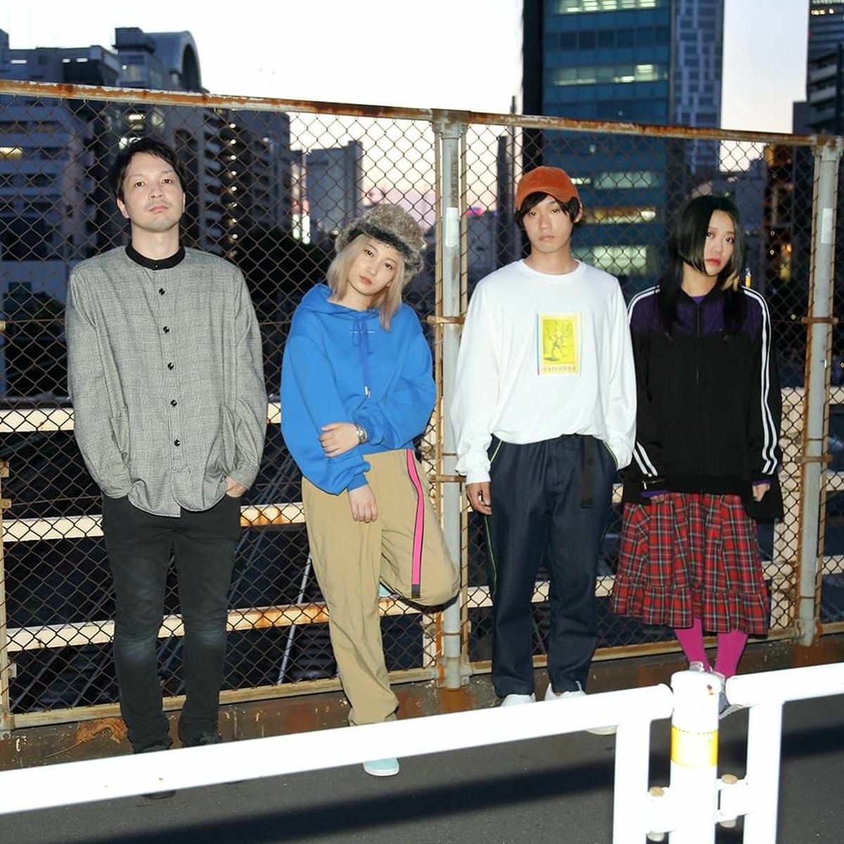 きのこ帝国: アルバム、曲、コンサート | Deezer