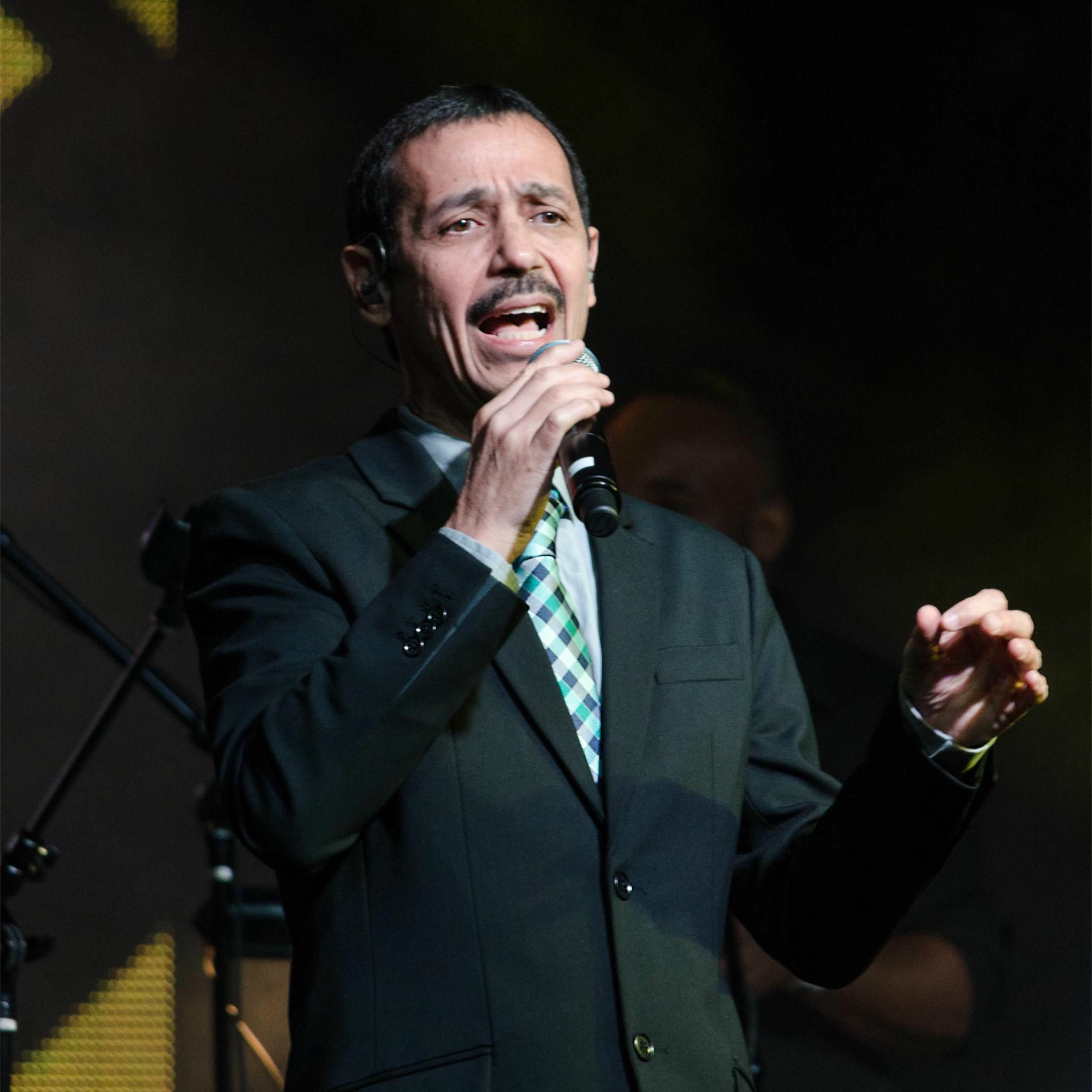 Artist picture of Eddie Santiago