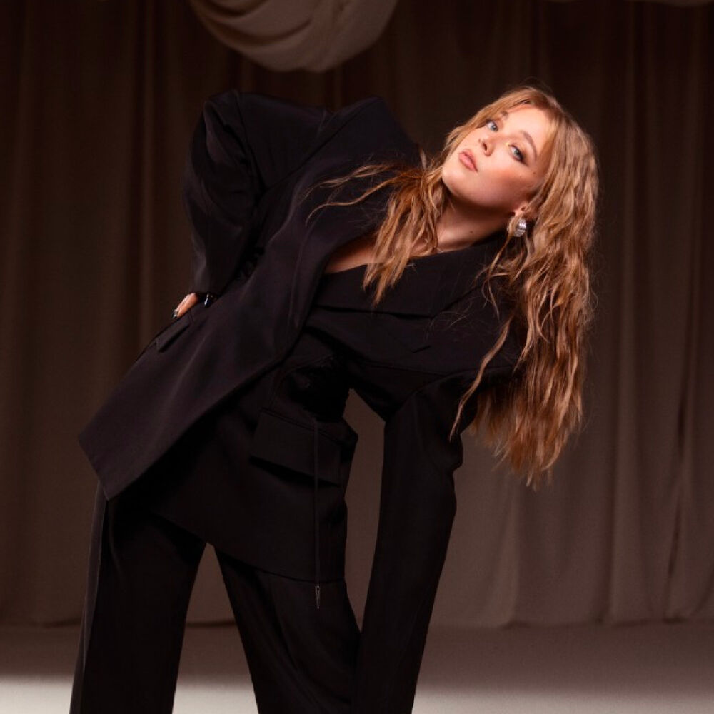 Picture of Becky Hill