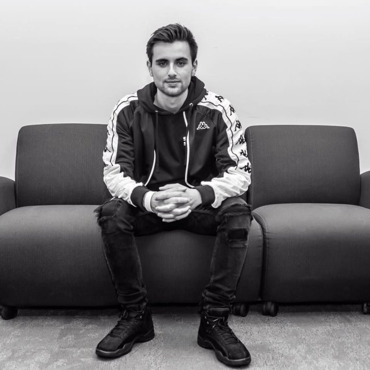 Artist picture of Dzeko