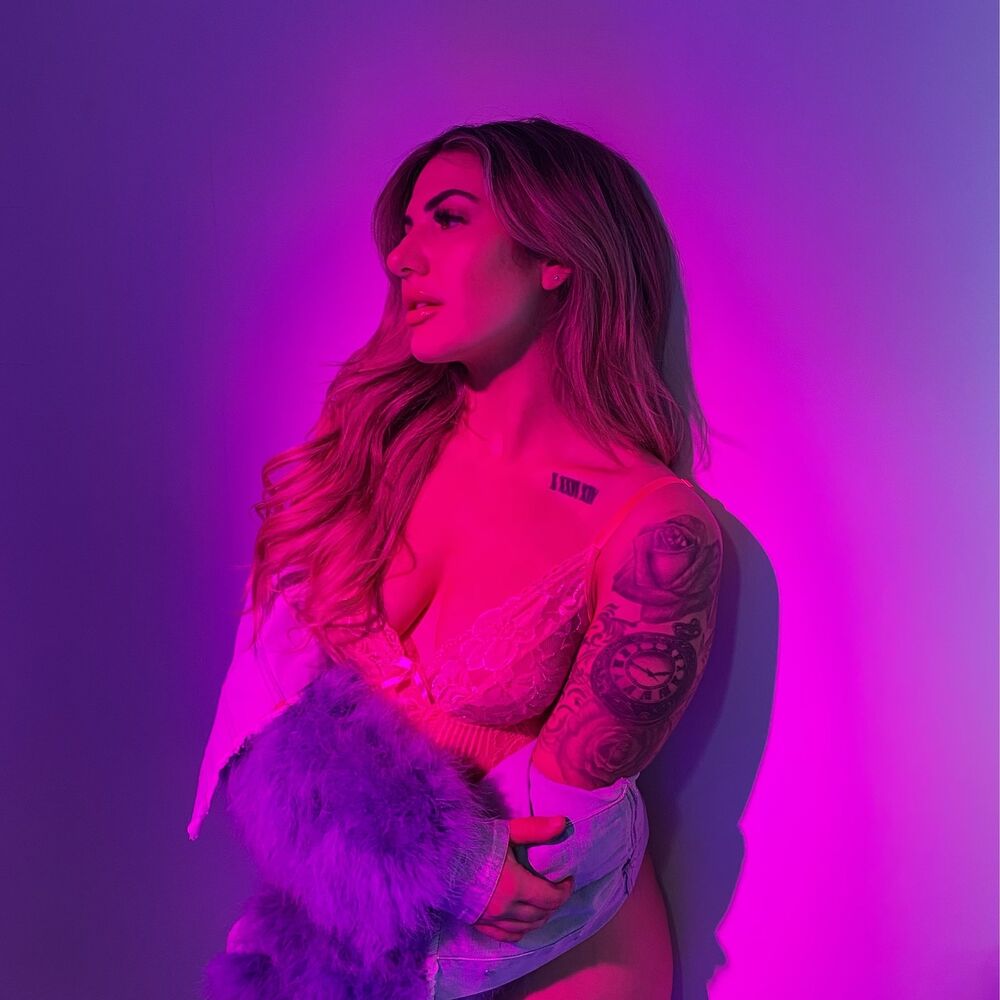Picture of MIMI FOXX