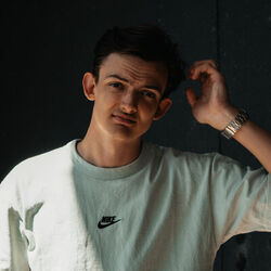 Picture of Thom Merlin