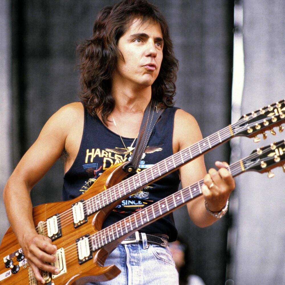 Picture of Craig Chaquico