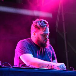Picture of Com Truise