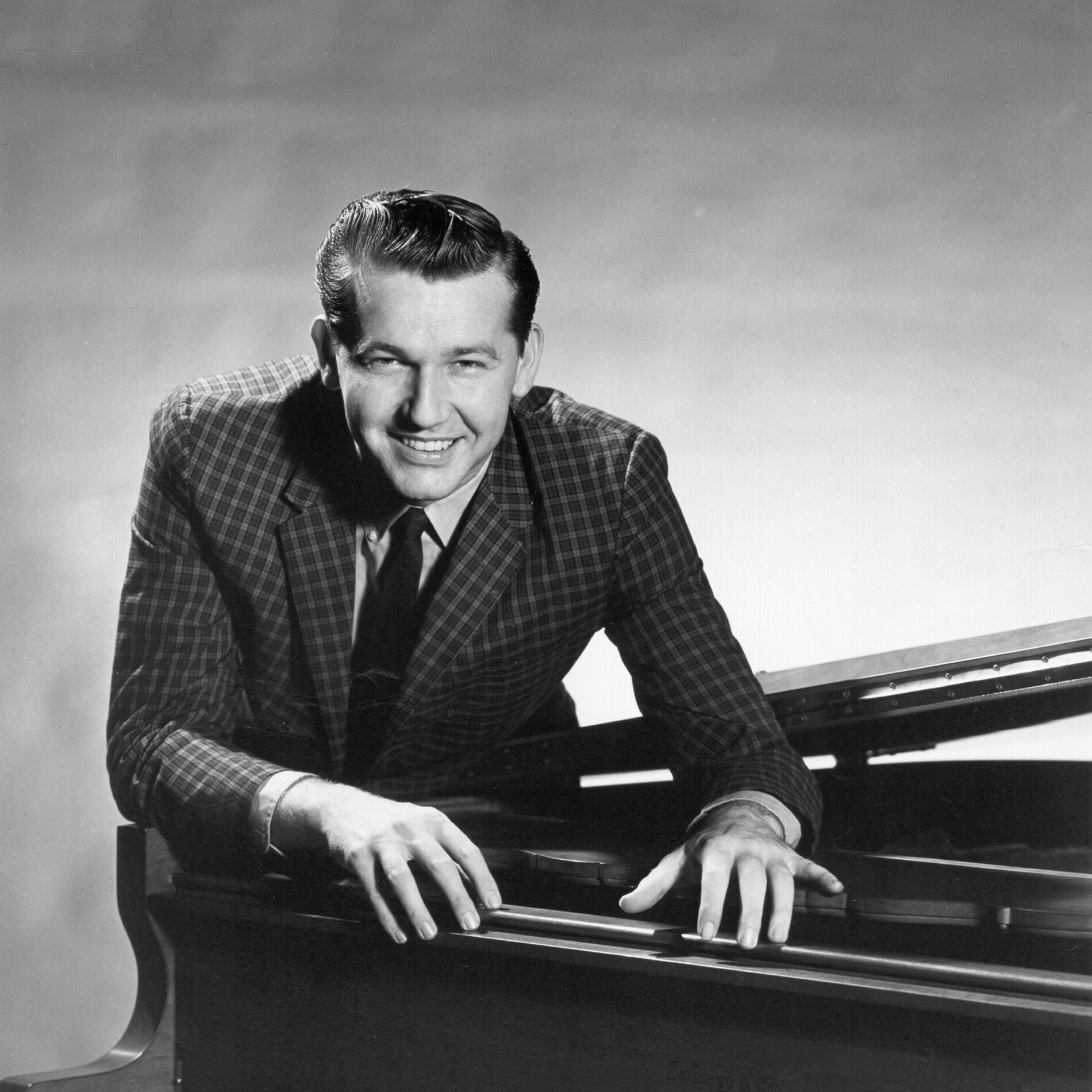 Floyd Cramer: albums, songs, playlists | Listen on Deezer