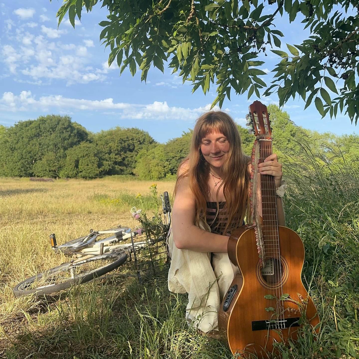 Artist picture of Josephine Illingworth