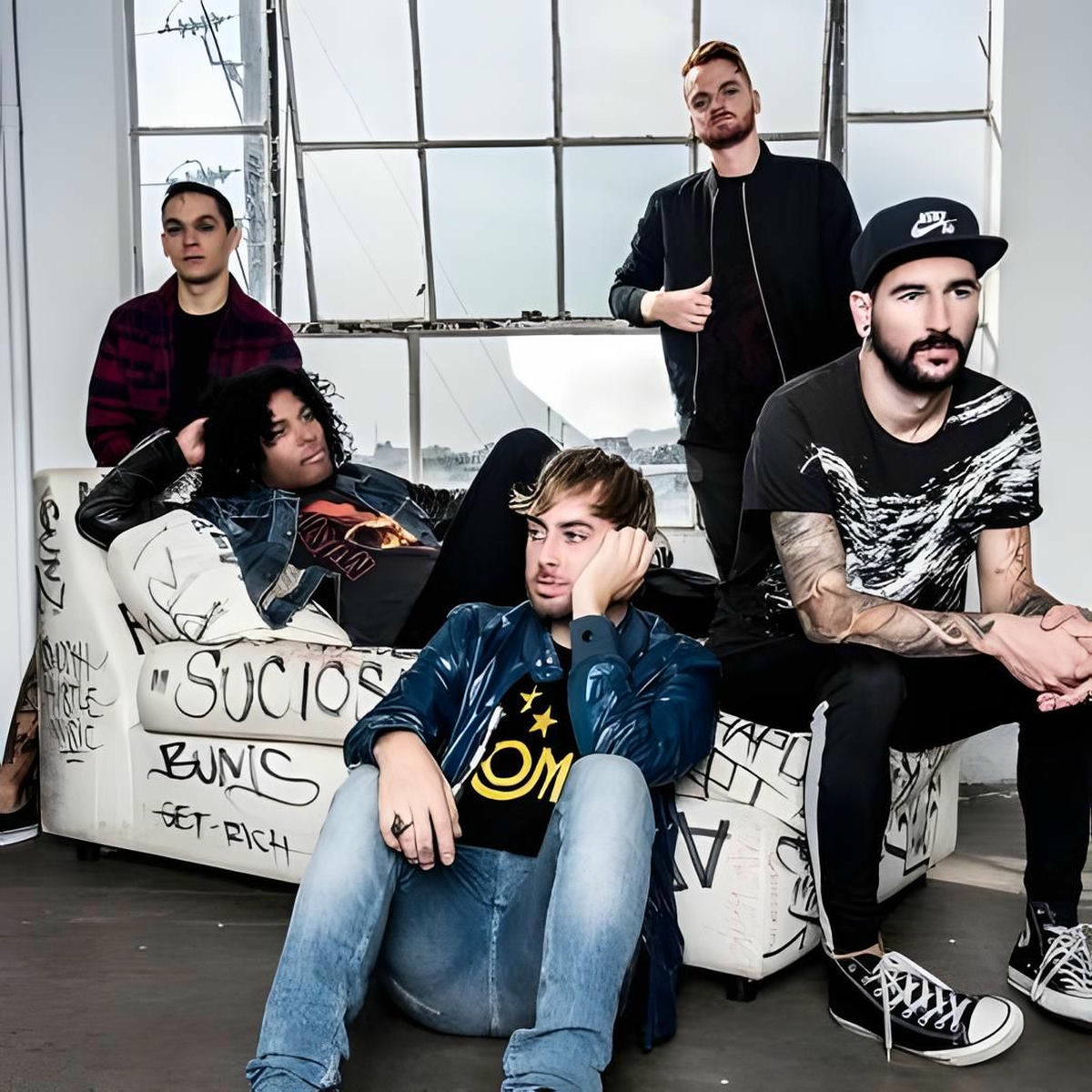 Artist picture of Issues