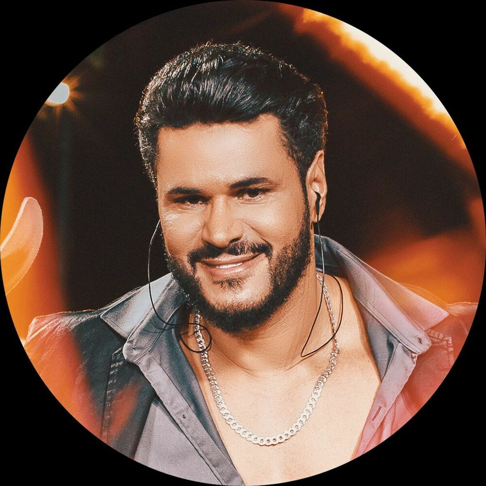 Picture of Nando Moreno
