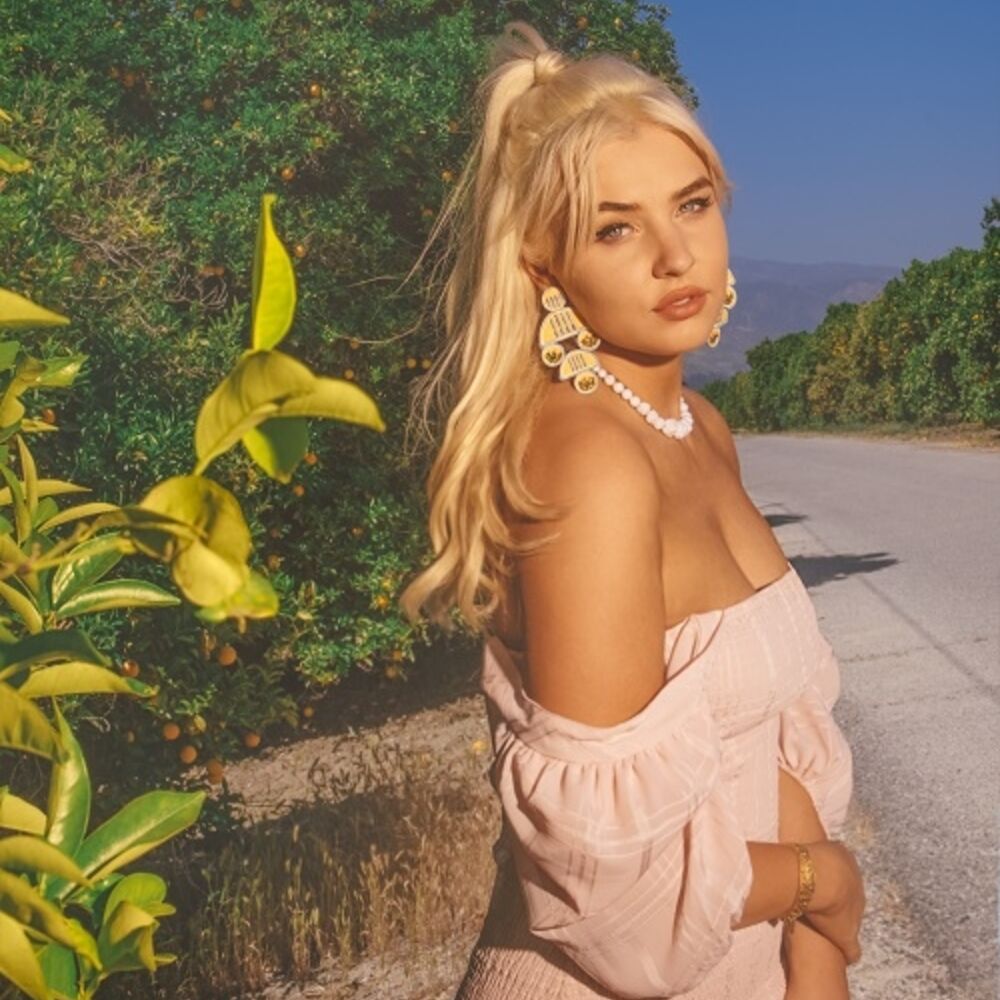 Picture of Maty Noyes