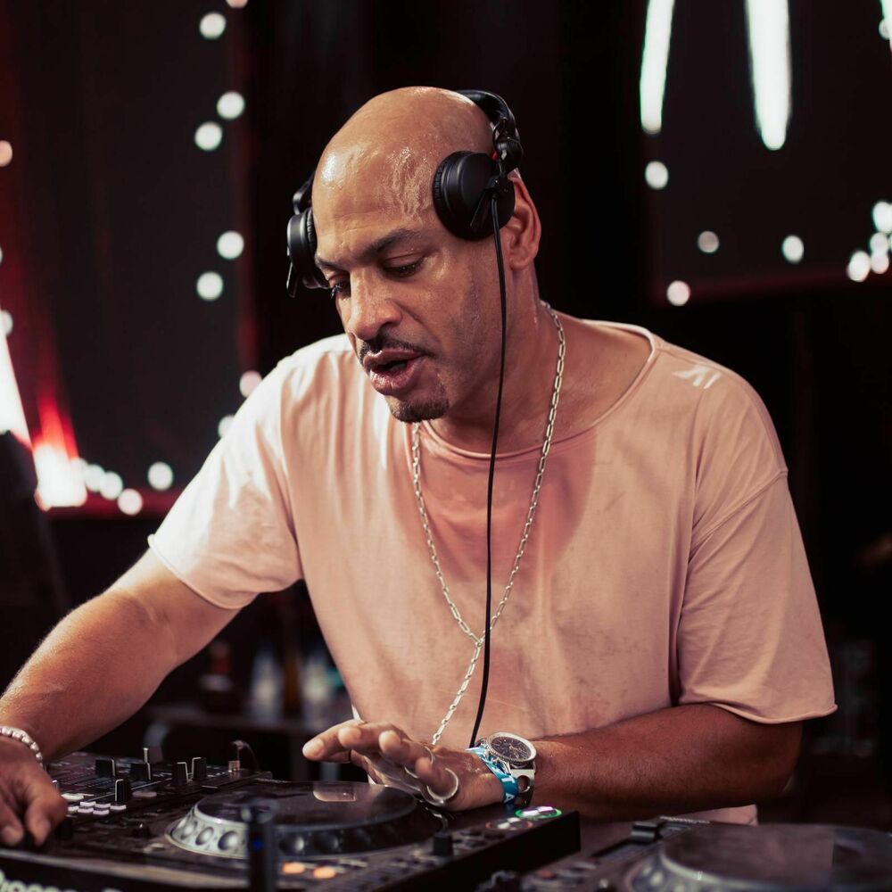Picture of Dennis Ferrer