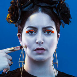 Picture of Lili Poe