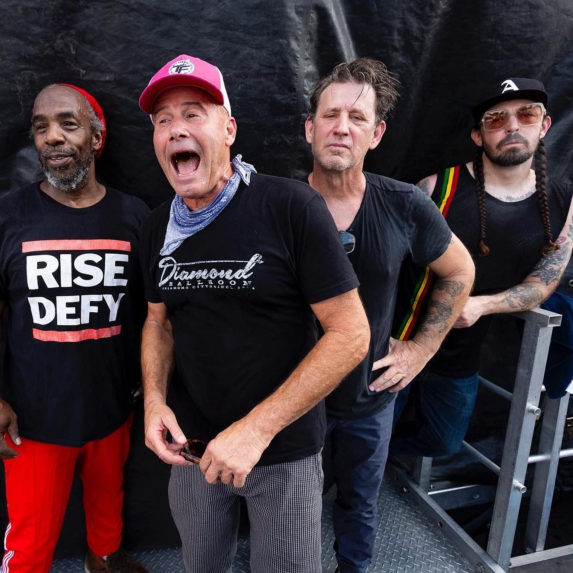 The Devil Dogs: albums, songs, concerts | Deezer
