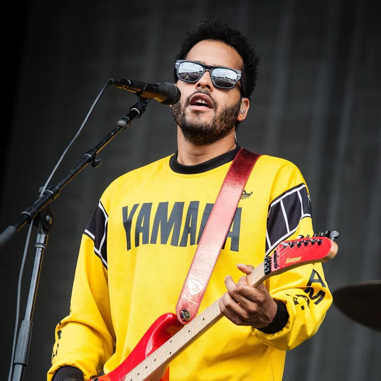 Twin Shadow