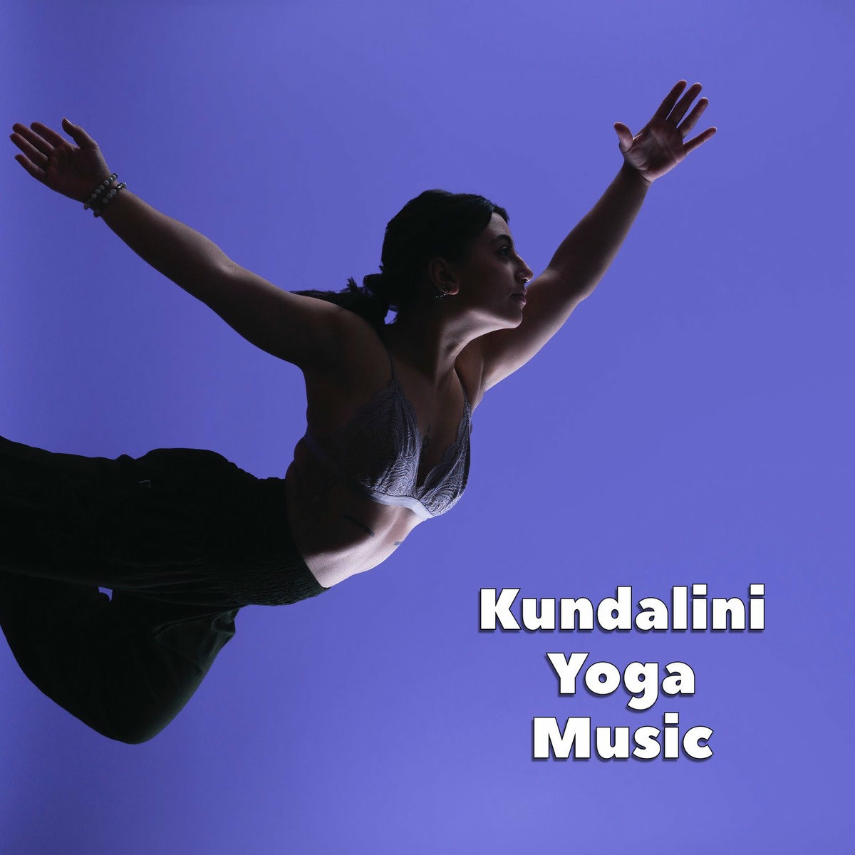 Men uxlayotgan ayolning eshagiga kirib keldim