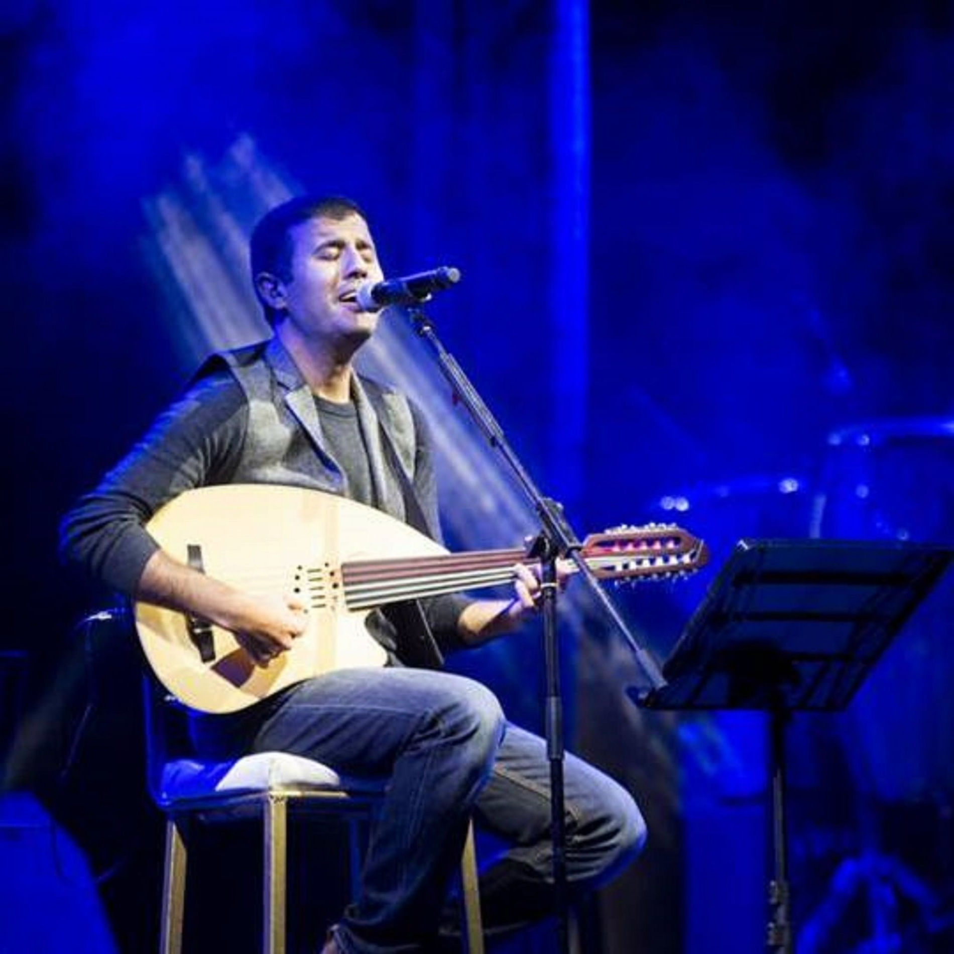 Artist picture of Hamza Namira