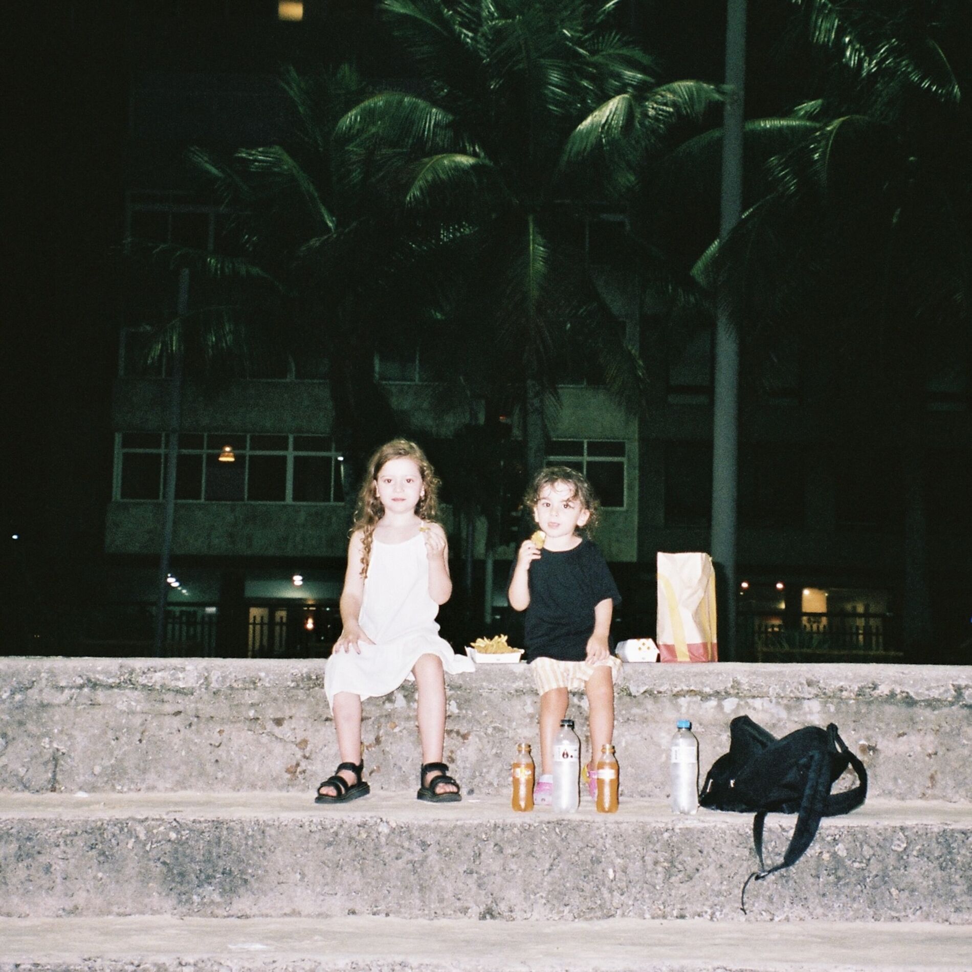 Album cover of LA PROCHAINE TAPE EST UN LIVRE