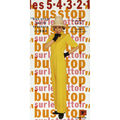 "Bus Stop" Sur Le Trottoir