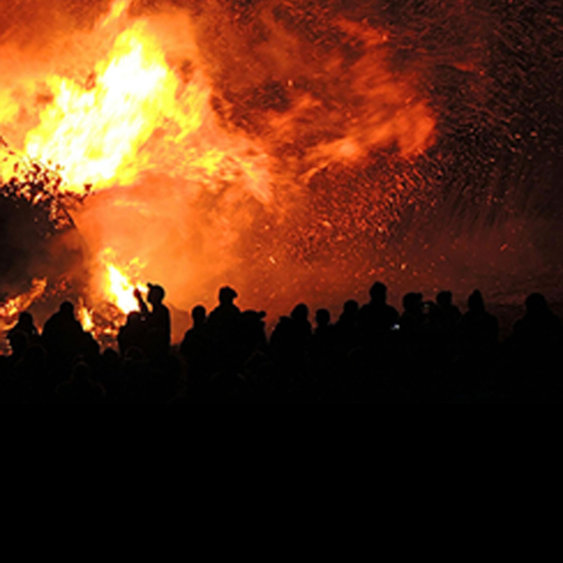 Album cover of LE BRUIT DES BOMBES
