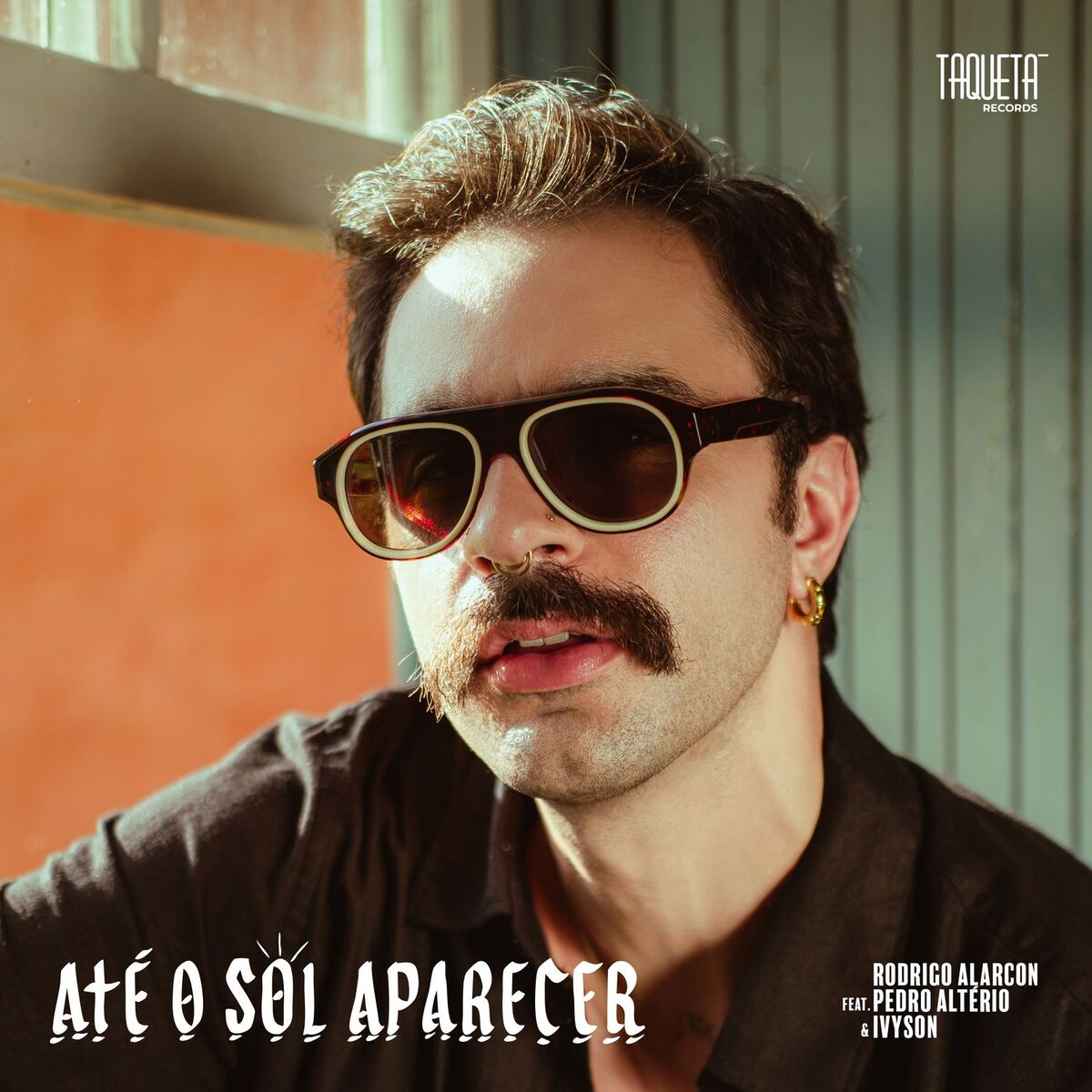 Album cover of Até o Sol Aparecer