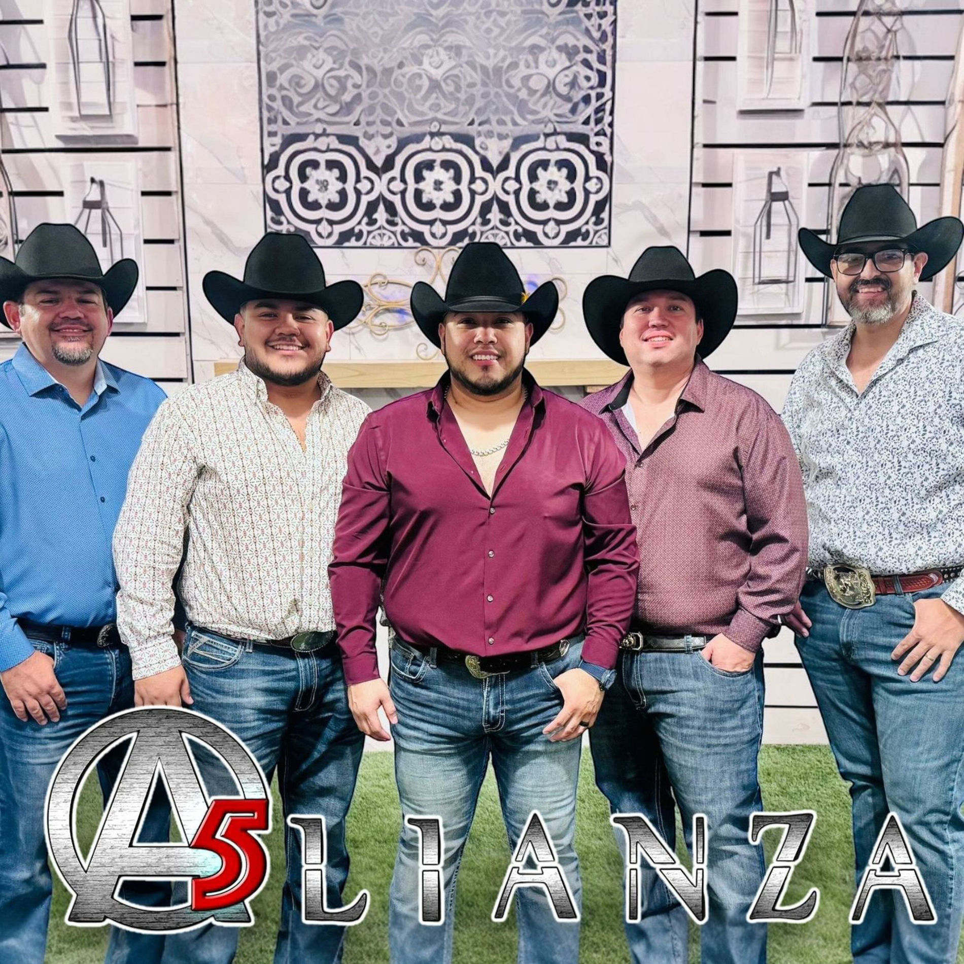 Album cover of Popurri Invasores Cumbias