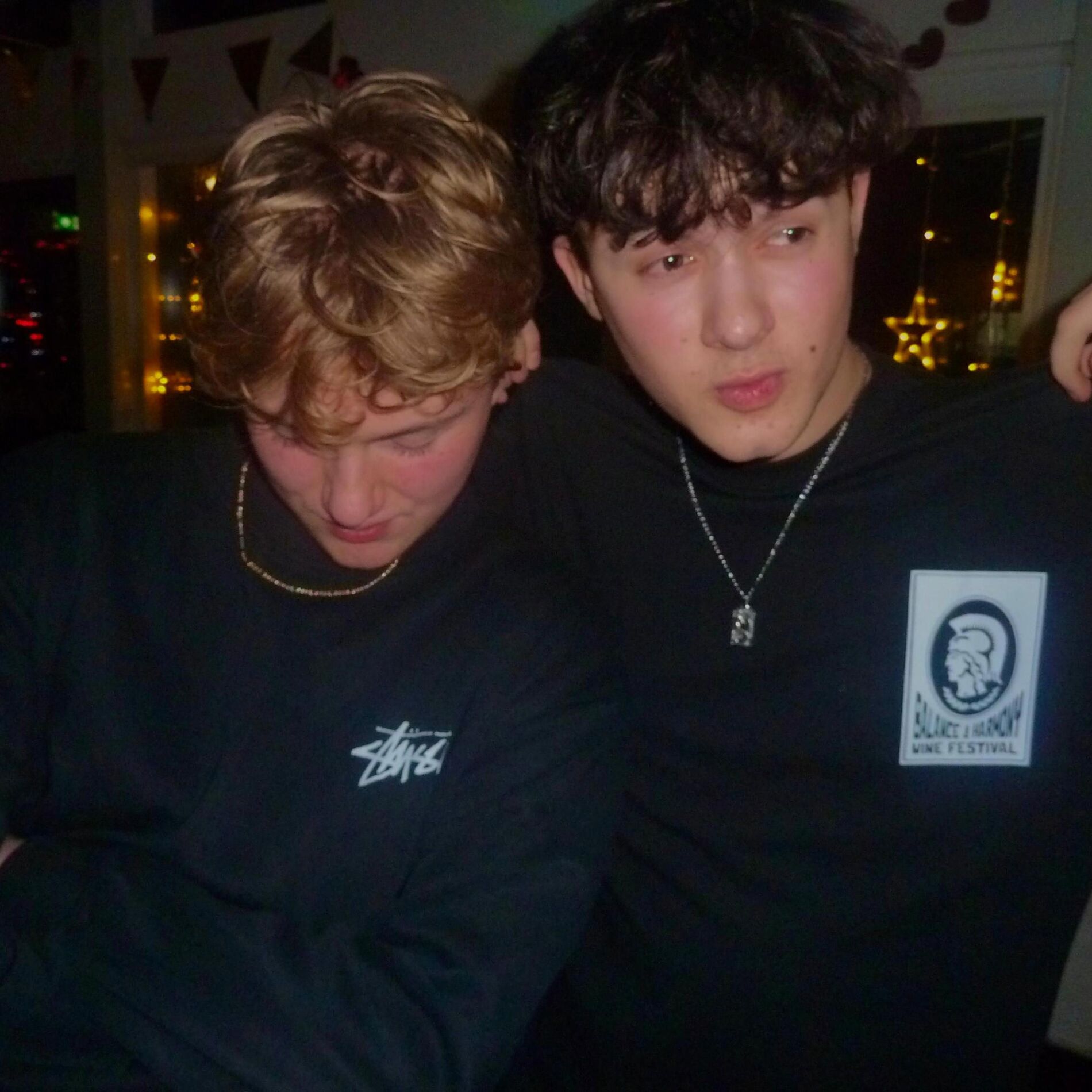 Album cover of Te Serieus (feat. Jona & Noëmi)