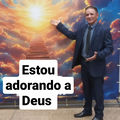 Estou adorando a Deus