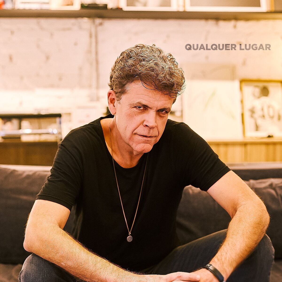 Album cover of Qualquer Lugar