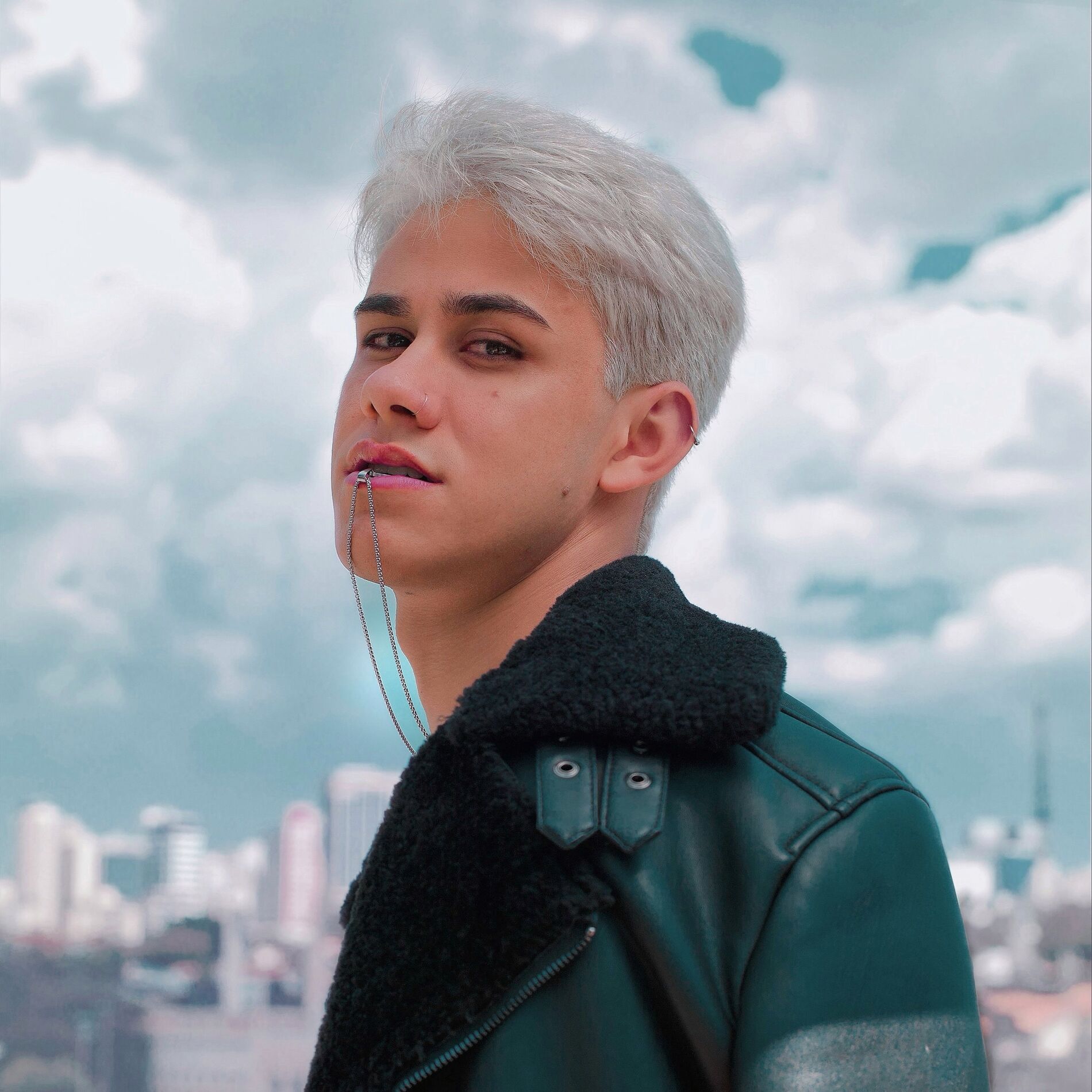 Album cover of não vale se apaixonar
